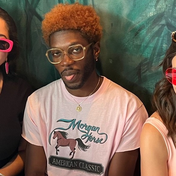 Meet your Posher, Anaafi - Picture 1 of 1